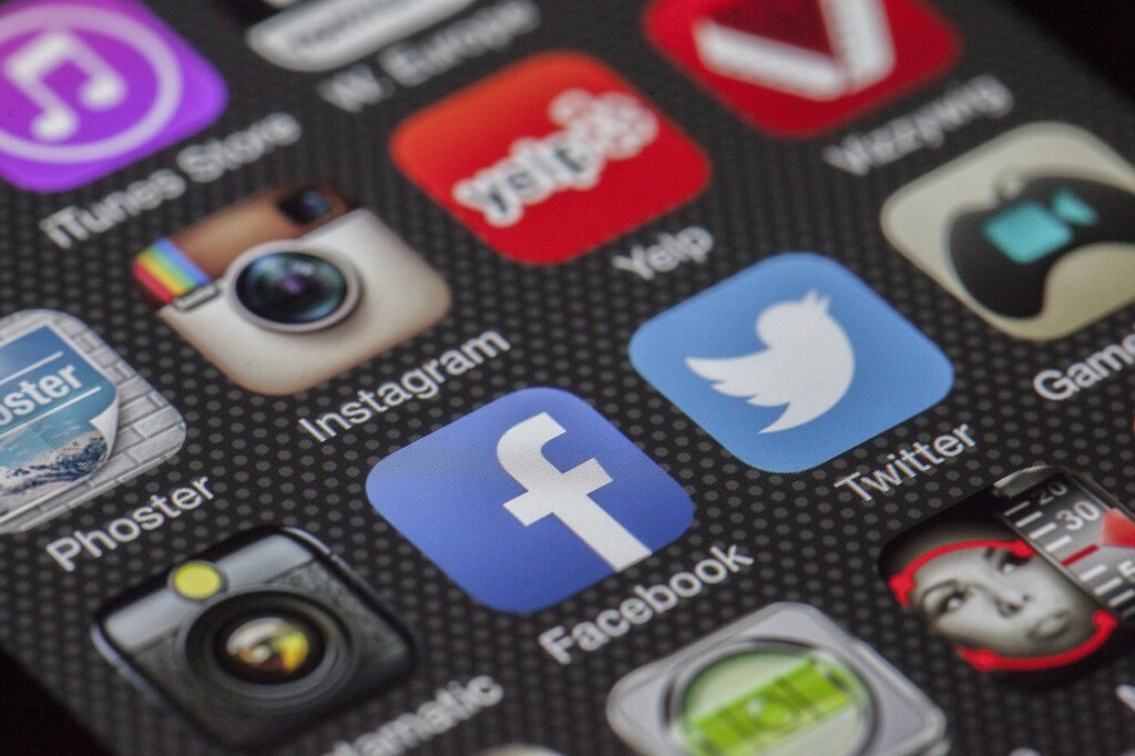 How to see hidden friends list on Facebook